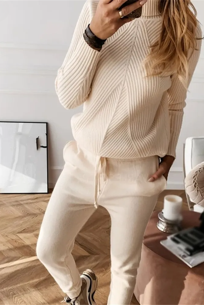 2-Piece Casual Polo Neck Women's Outfit in Apricot