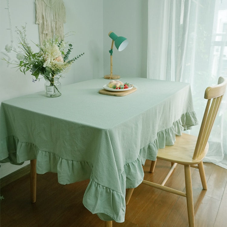 Classic Dining Tablecloth in Green